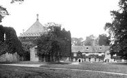 Hall 1890, Dartington