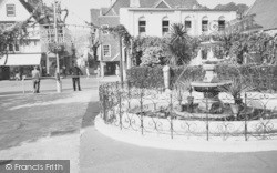 Butterwalk From Royal Avenue Gardens 1959, Dartmouth