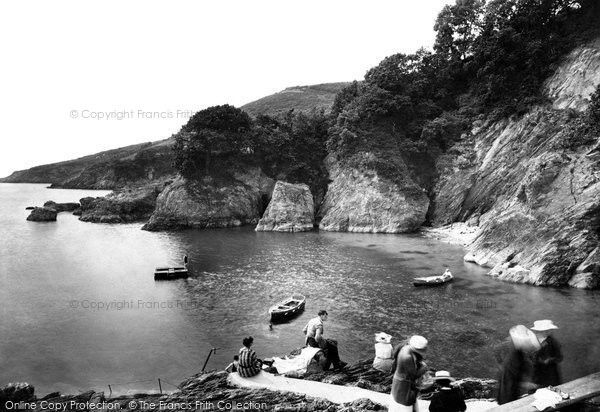 Photo of Dartmouth, Castle Cove 1918