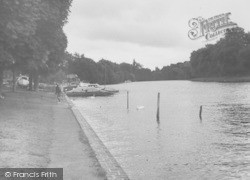 The River c.1950, Datchet