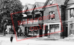 The Village Chemist Shop 1905, Datchet
