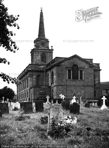 Photo of Daventry, Holy Cross Church c1950
