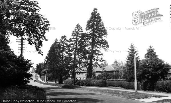 Photo of Daventry, London Road c.1955