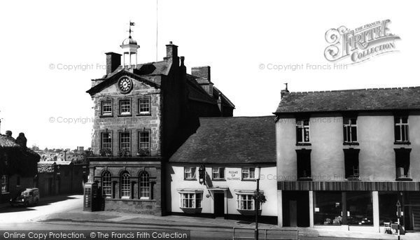 Photo of Daventry, Market Square c.1965