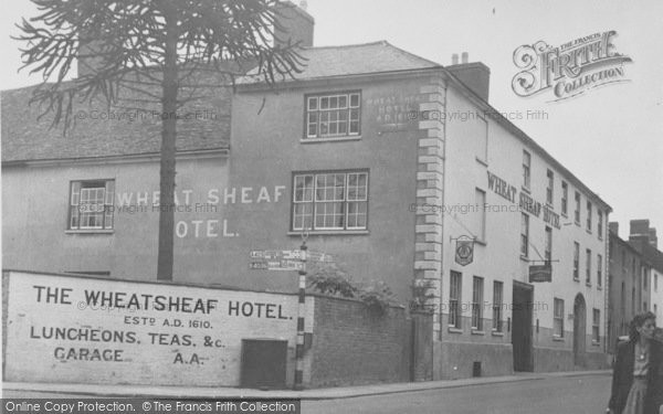 Photo of Daventry, The Wheatsheaf Hotel c.1955