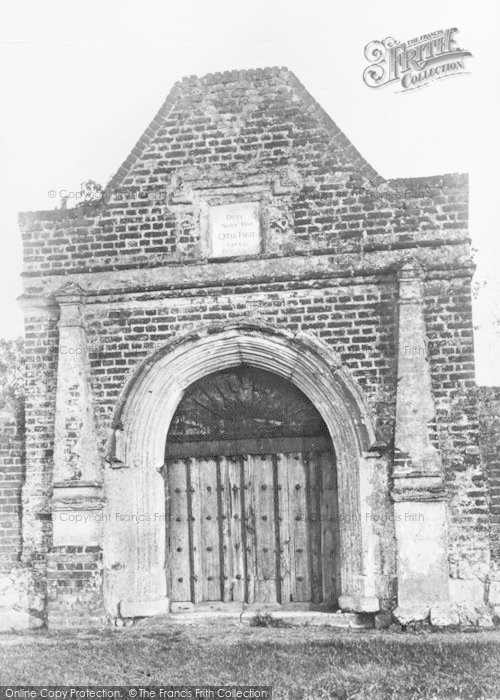 Photo of Davington, Davington Court Gateway, Old Gate Road c.1900