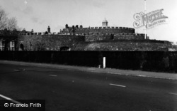 Castle 1954, Deal