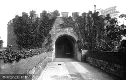 Castle Entrance 1924, Deal