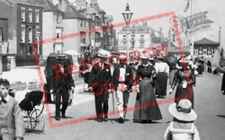 Esplanade, People Walking 1899, Deal