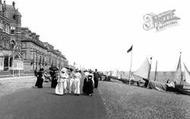 Promenading 1906, Deal