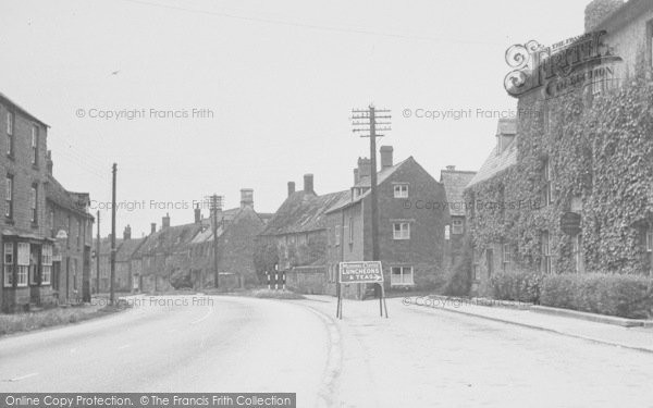 Photo of Deddington, High Street c.1950