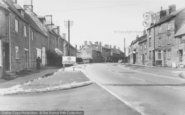 Photo of Deddington, High Street c.1960