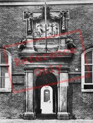 Prinsenhof, Old Cloth Hall Entrance c.1920, Delft