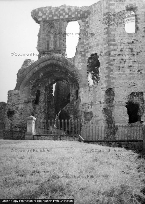 Photo of Denbigh, Castle, The Gatehouse 1952