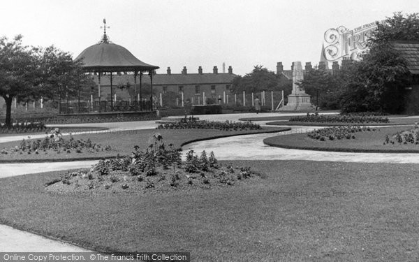 Photo of Denton, Victoria Park c.1955