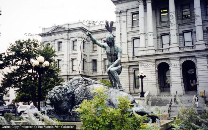 Photo of Denver, State Building 2000