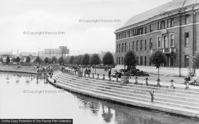 Photo of Derby, Riverside Gardens c.1955