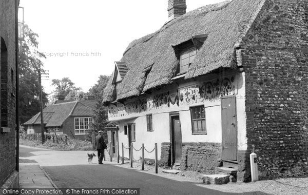 Photo of Dereham, Bishop Bonner's Cottage c.1955