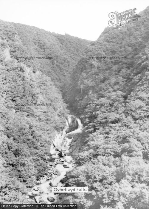 Photo of Devil's Bridge, Gyfarllwyd Falls c.1960
