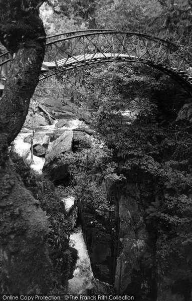 Photo of Devil's Bridge, Iron Bridge c.1955