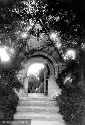 Castle, Bishop's Gate 1898, Devizes