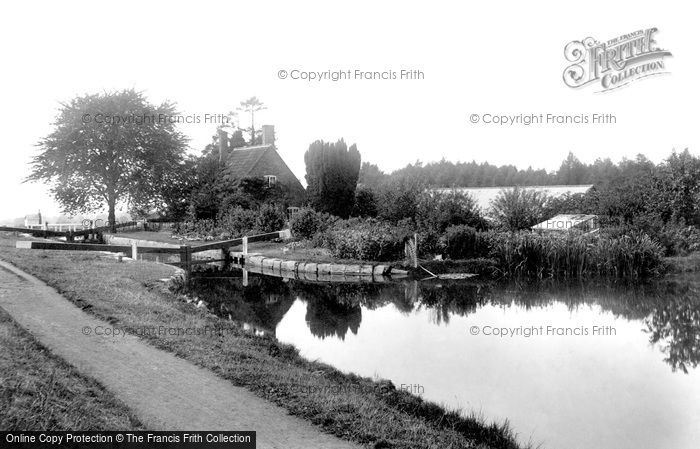 Photo of Devizes, On The Canal 1898