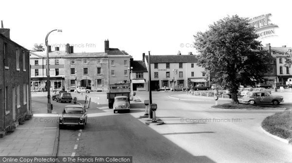 Photo of Devizes, Southbroom Place c.1960