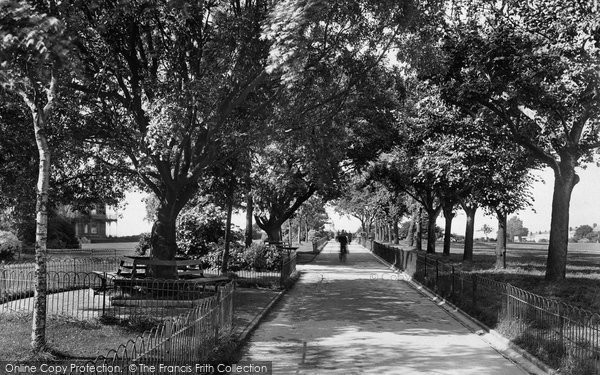 Photo of Devonport, Park Entrance 1924