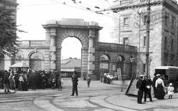 Royal Naval Dockyard Gate 1907, Devonport