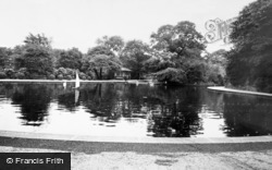 Crow Nest Park Lake c.1965, Dewsbury