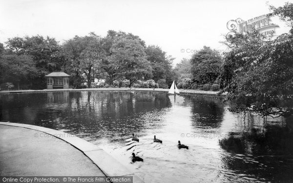 Photo of Dewsbury, Crow Nest Park Lake c.1965