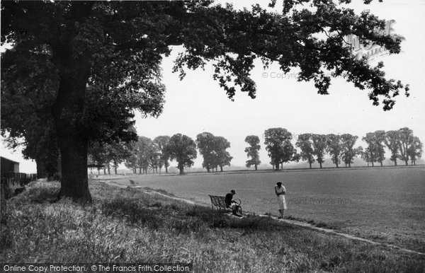 Photo of Didcot, Edmunds Park c.1955