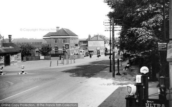 Photo of Didcot, The Broadway c.1955