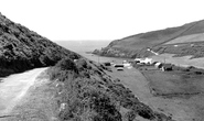 Pwllgwaelod c.1960, Dinas Cross