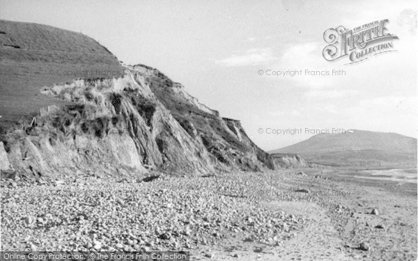 Photo of Dinas Dinlle, The Cliff c.1950