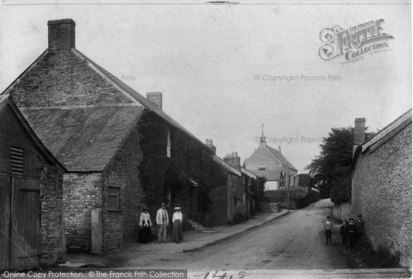 Photo of Dobwalls, The Village 1906