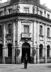 Policeman, York City And County Bank 1900, Doncaster