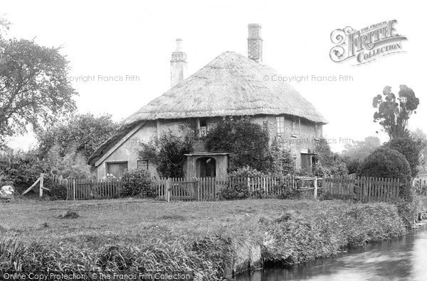 Photo of Dorchester, A Cottage 1894