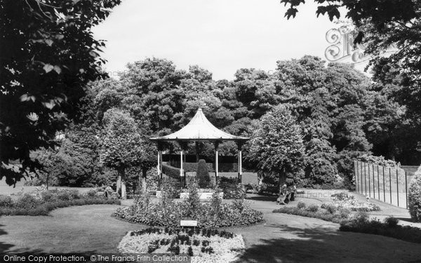 Photo of Dorchester, Borough Gardens c.1960