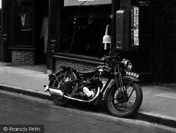 Motorcycle 1930, Dorchester
