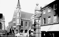 Old Pump And Town Hall 1913, Dorchester