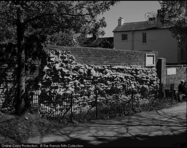 Photo of Dorchester, Roman Wall 2004