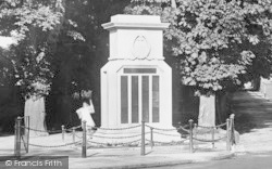 South Walks, The Cenotaph 1922, Dorchester