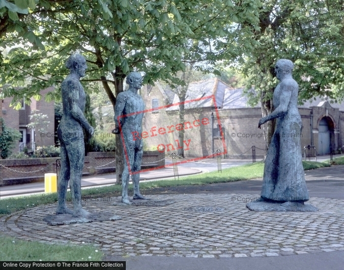 Photo of Dorchester, The Dorset Martyrs Sculpture 2004