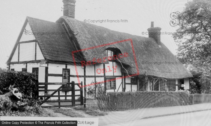 Photo of Dorchester, Tudor Cottage c.1960