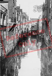 Canal c.1930, Dordrecht