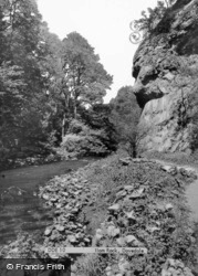 Ilam Rock c.1955, Dovedale