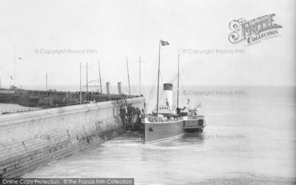 Photo of Dover, Paddle Steamer, Admiralty Pier 1901