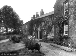 Cottages Near The Church 1921, Downham