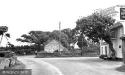 The Cross Road c.1960, Downton